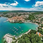 Apartament Lovely In With Wifi Malinska