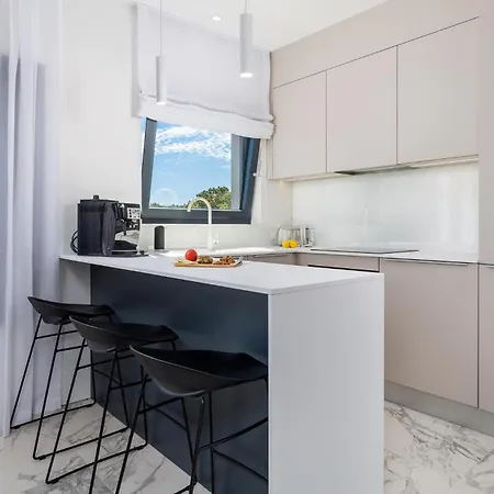 דירה In With House Sea View מאלינסקה
