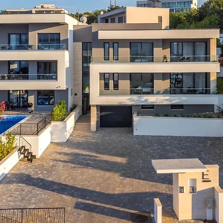 Apartament Lovely In With Wifi Malinska