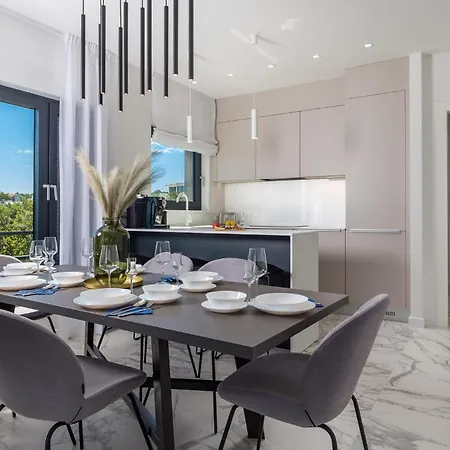 In With House Sea View דירה מאלינסקה