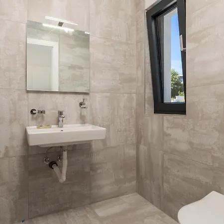 דירה In With House Sea View *