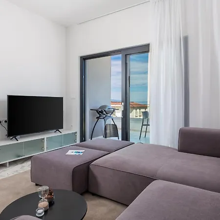 Lejlighed In With House Sea View