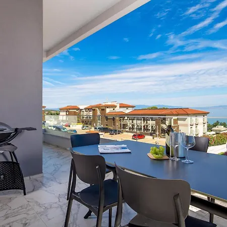 Lovely In With Wifi Apartamento Malinska